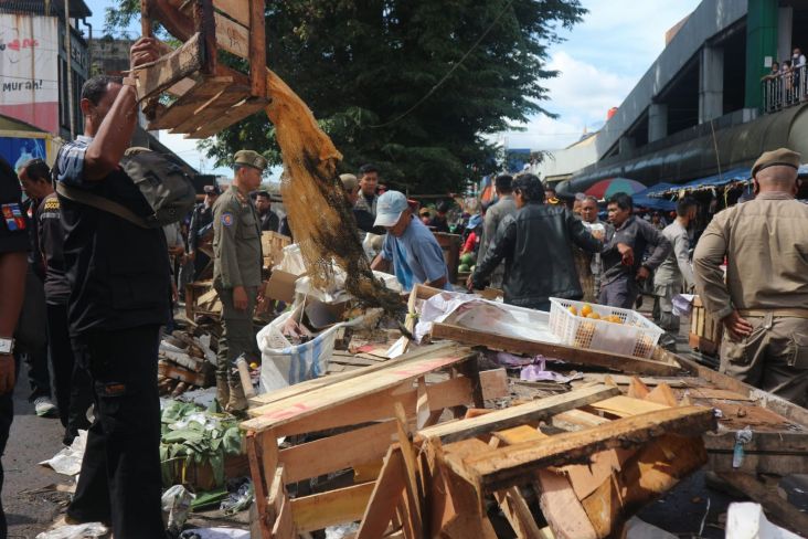 Bikin Kumuh, Ratusan Lapak PKL di Pusat Kota Bogor Ditertibkan