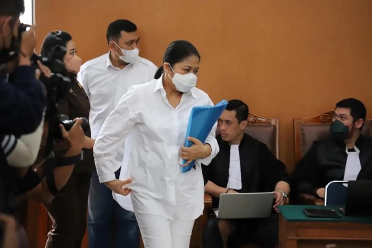 Pengacara Putri Candrawathi Minta Hakim Bebaskan Kliennya dari Tuntutan 8 Tahun Penjara