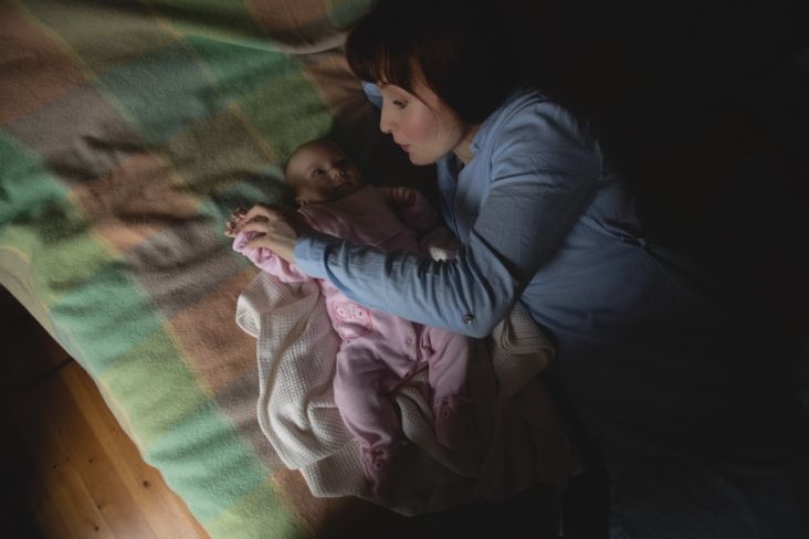 Bayi Sering Menangis Tengah Malam, Apakah Alami Kolik?