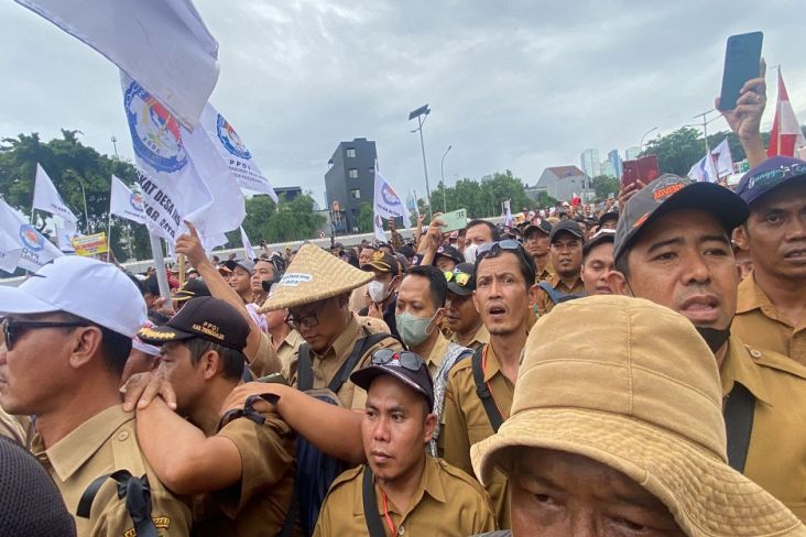 Unjuk Rasa Perangkat Desa di DPR, Polisi: Pemberitahuan Sampai 100.000 Orang