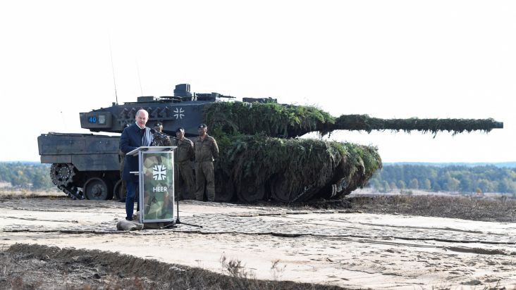 Jerman Resmi Kirim 14 Tank Leopard 2 ke Ukraina