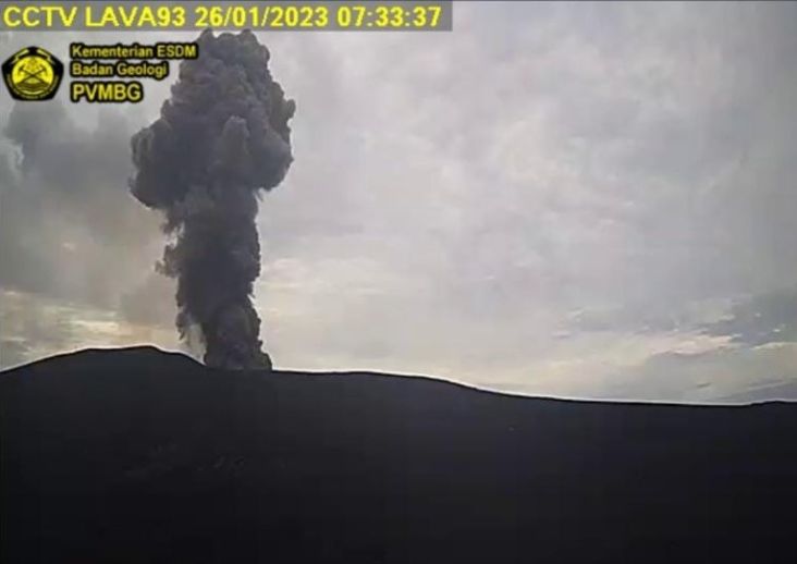 Gunung Anak Krakatau Erupsi 4 Kali sejak Kamis Dini Hari hingga Pagi