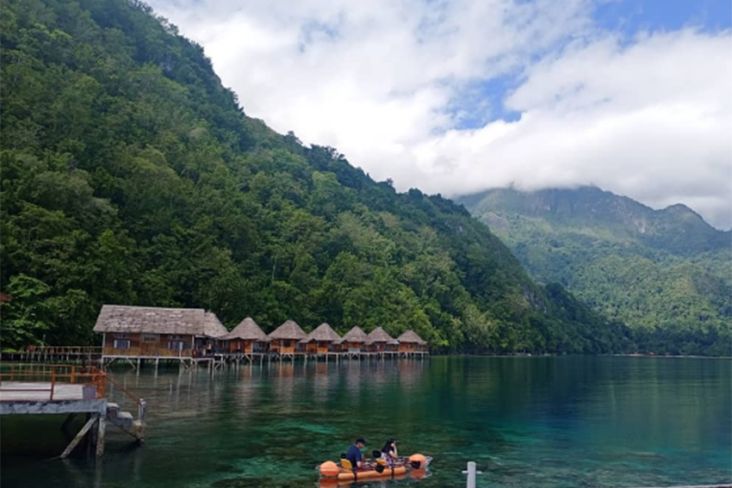 5 Resort Terapung Cocok untuk Bulan Madu, Bikin Makin Lengket Sama Pasangan