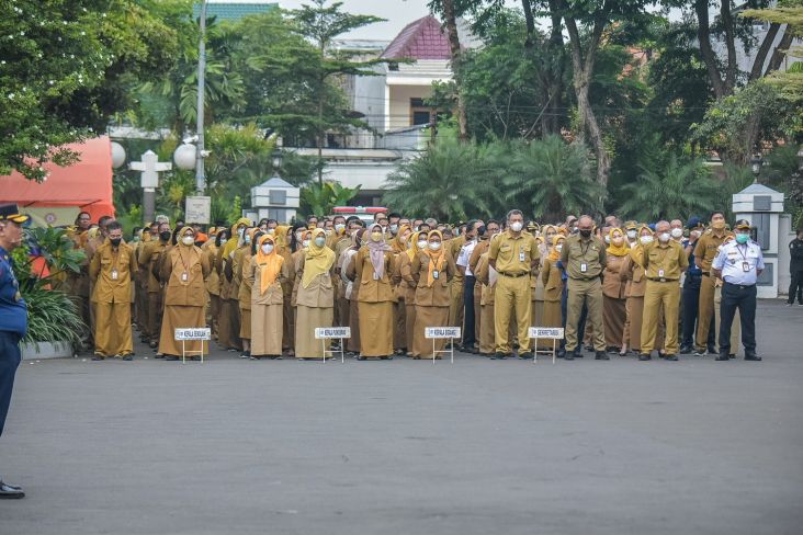 Eri Tegaskan Tugas Baru ASN Surabaya, Perizinan Tak Lebih dari 7 Hari