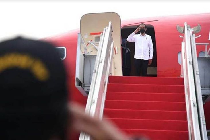 Jokowi Terbang ke Bali, Tak Ada Reshuffle Kabinet di Rabu Pon?