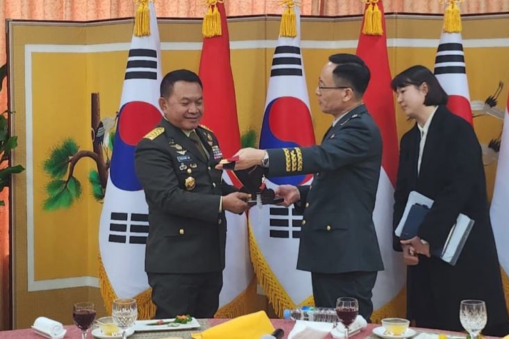 KSAD Dudung Bawa Sejumlah Jenderal Sambangi Mabes AD Korea Selatan