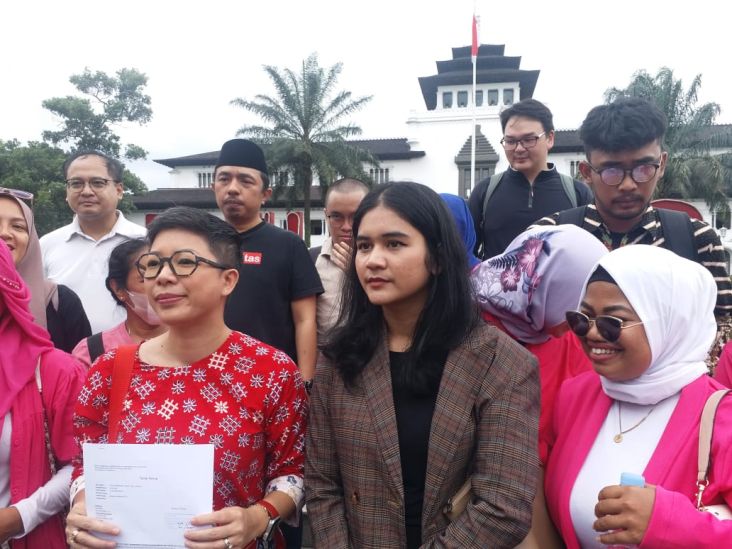 Orang Tua Siswa Geruduk Gedung Sate, Desak Ridwan Kamil Batalkan Penggusuran Sekolah