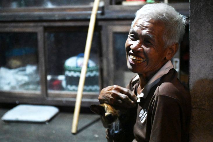 Momen Jokowi Blusukan ke Rumah Warga di Bali Malam Hari