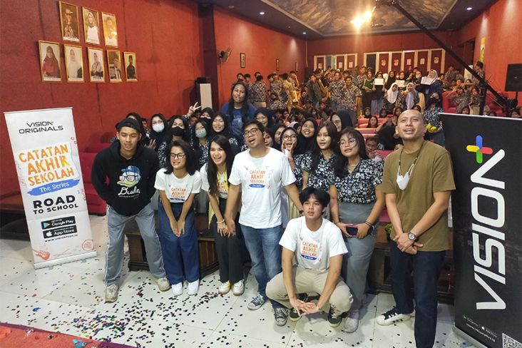 Rayakan Pencapaian 1,7 Juta Penonton, Catatan Akhir Sekolah The Series Gelar Kunjungan ke Sekolah di Bogor