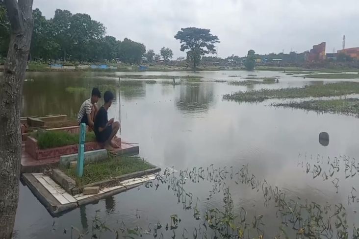 TPU Semper Terendam Banjir 50 Cm, Penampakannya Mirip Danau