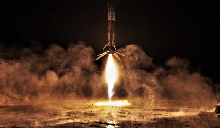 SpaceX Kirim 53 Satelit Starlink ke Orbit, Tandai Kesuksesan 200 Misi Roket Falcon 9