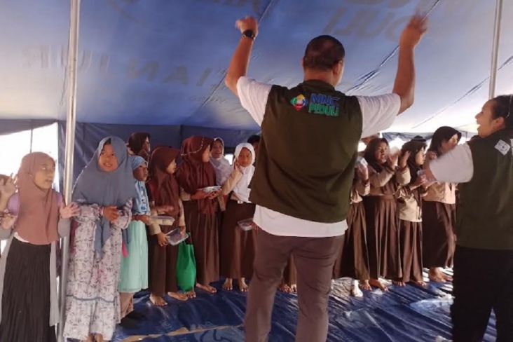 MNC Peduli Bantu Trauma Healing ke Anak-anak SDN Jambudipa 1 Terdampak Gempa Cianjur