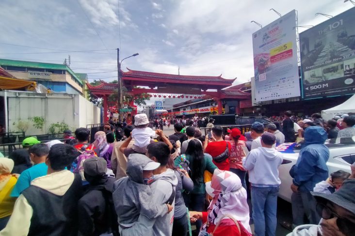 Ribuan Warga Padati Festival Cap Go Meh di Kota Bogor