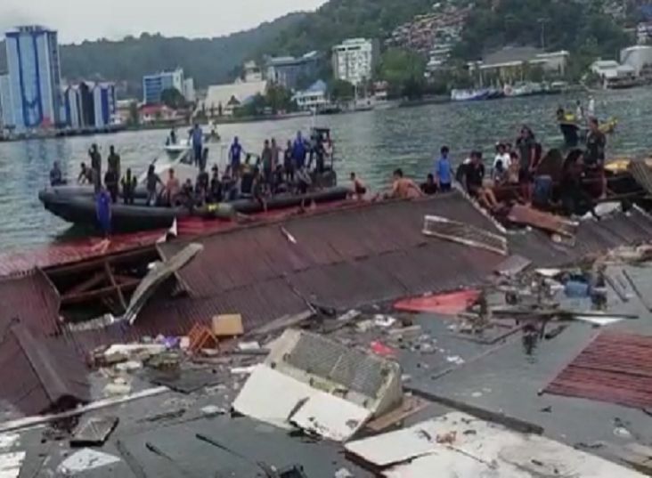 Penampakan Rumah Makan Terapung di Jayapura yang Ambruk Diguncang Gempa M 5,4