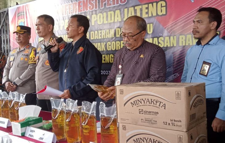 Satgas Pangan Polda Jateng Gerebek Toko di Pasar Weleri Kendal Jual Minyakita di Atas HET