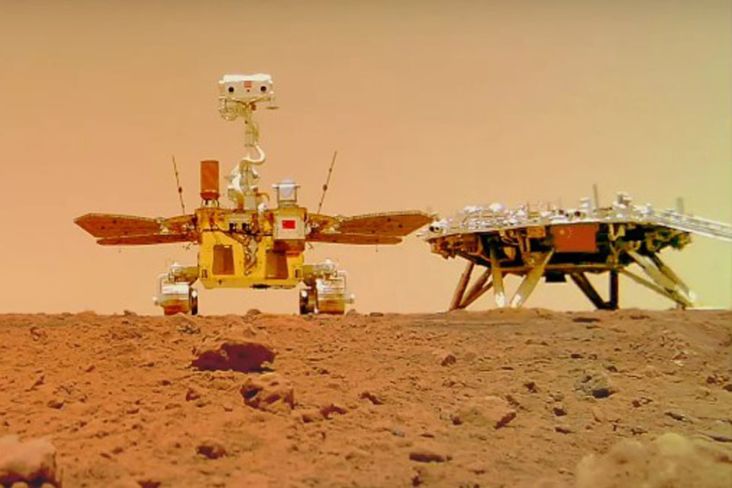 Ilmuwan China Berharap Penjelajah Mars Zhurong Bangkit Kembali