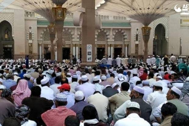 Iri dengan Makkah, Khalifah Umar bin Abdul Aziz Tambah Rakaat Salat Tarawih Menjadi 36