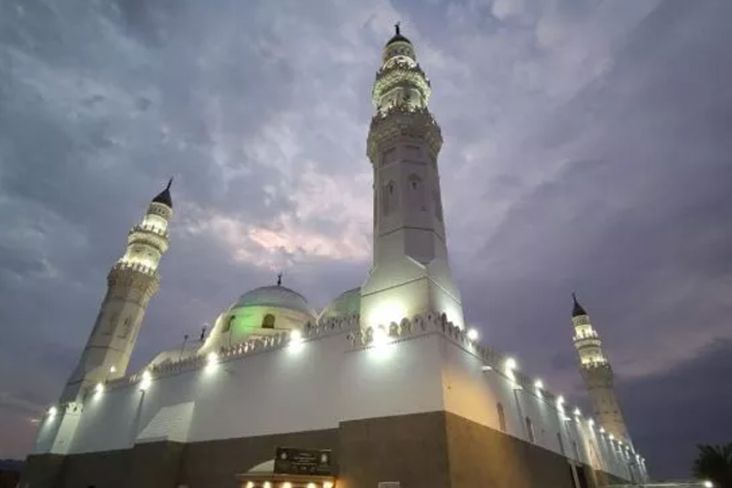 Masjid Masa Rasulullah SAW, Berlantai Tanah Beratap Pelepah Kurma