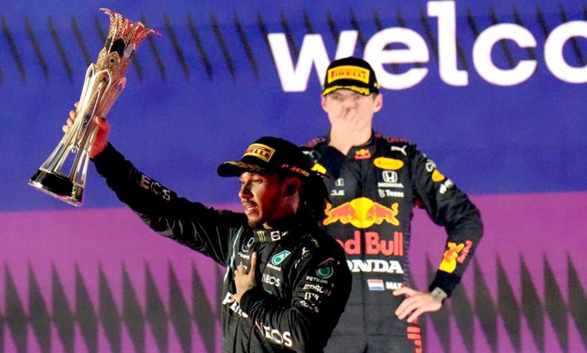 Hamilton Tersulut Manuver Provokatif Verstappen di GP Arab Saudi