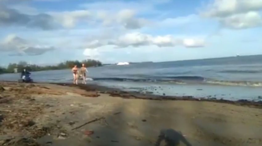 Bule Berbikini di Pantai Pulo Sarok Aceh Singkil Bikin Geger