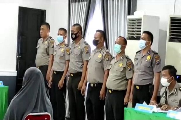 Setubuhi Dan Peras Istri Cantik Tahanan Narkoba Yang Hamil Tua 8 Oknum Polisi Terancam Dipecat 1477