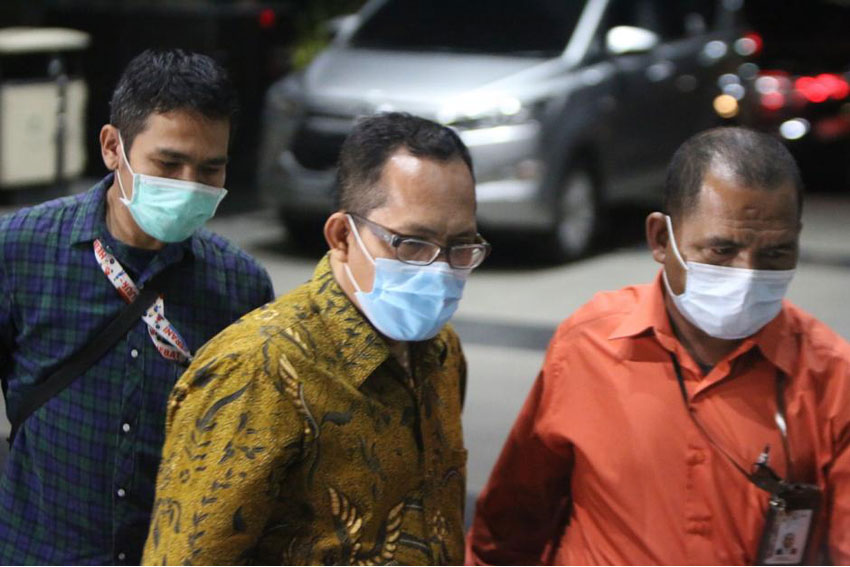 KPK Tetapkan Hakim PN Surabaya Itong Tersangka Suap