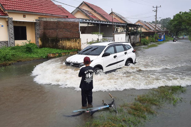 172 Orang Di Kota Makassar Mengungsi Akibat Banjir