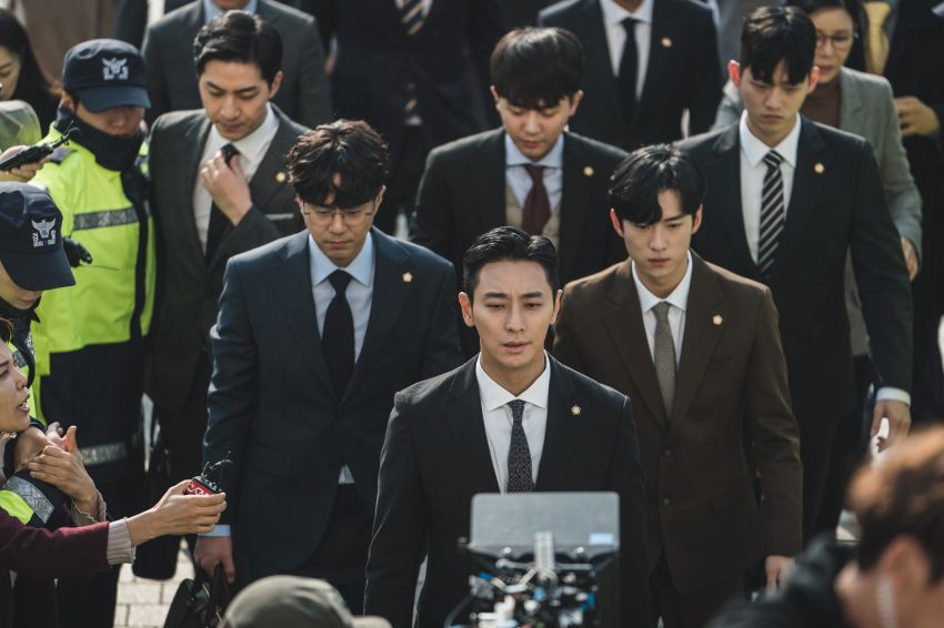 6 Pengacara Ganteng dalam Drama Korea Rating Tinggi