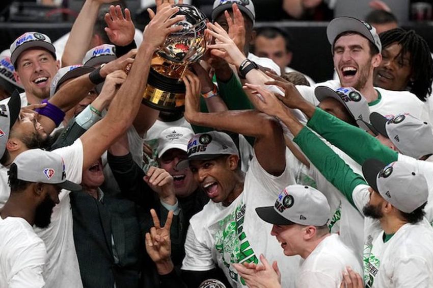 Boston Celtics Tantang Golden State Warriors di Final NBA 2021/2022