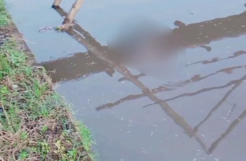 Mayat Pria Bertato Mengapung Di Sungai Gegerkan Warga Sumberpucung Malang