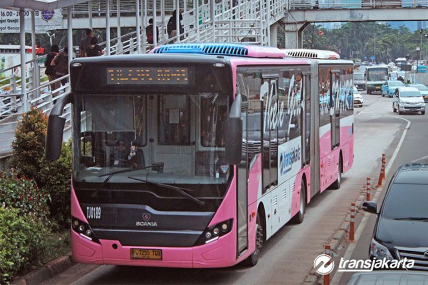Transjakarta Operasikan Bus Pink Khusus Wanita, Ini Penampakannya