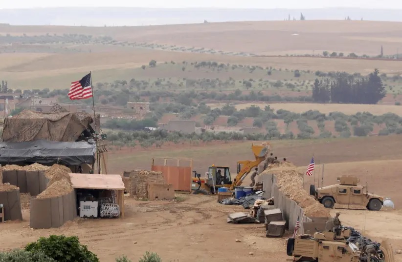 Rudal Hantam Pangkalan Militer Amerika Serikat di Suriah