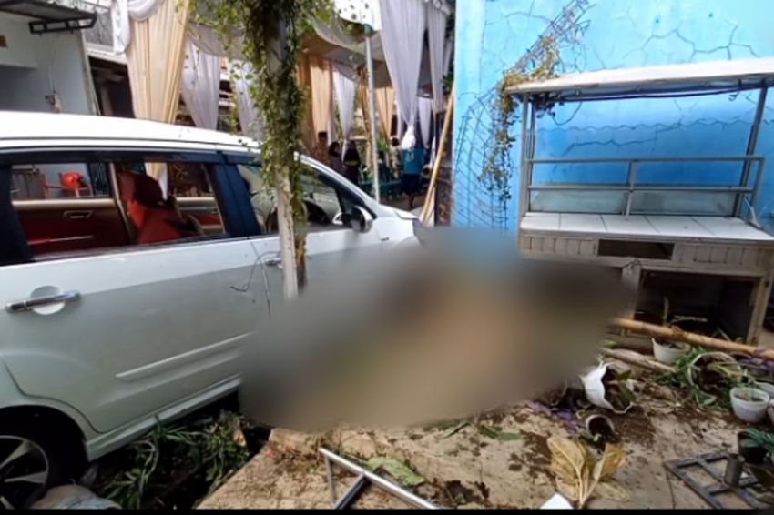 Wanita di Bekasi Tewas Tertabrak Mobilnya Sendiri