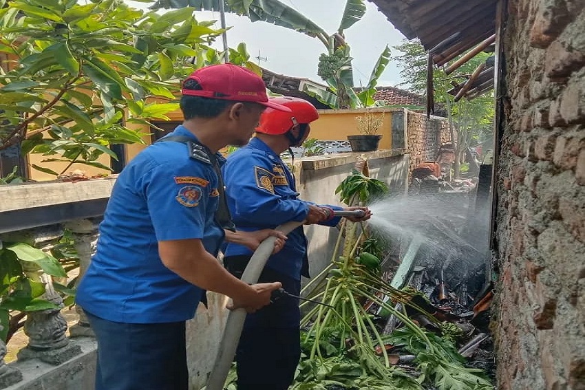 Bakar Sampah, Rumah Warga di Pemalang Nyaris Ludes Terbakar
