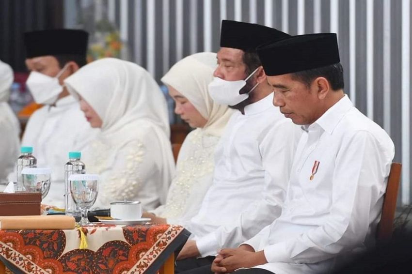 Jokowi Gelar Pengajian Kenang 1.000 Hari Wafatnya Ibunda Tercinta Sudjiatmi