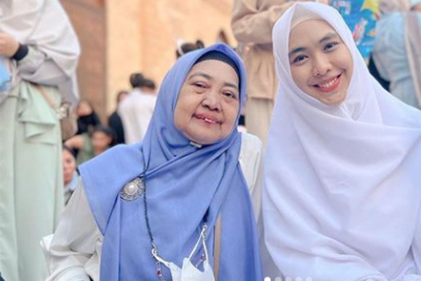 Oki Setiana Dewi Bahagia, Ibunda Jadi Penghafal Quran di Usia 58 Tahun