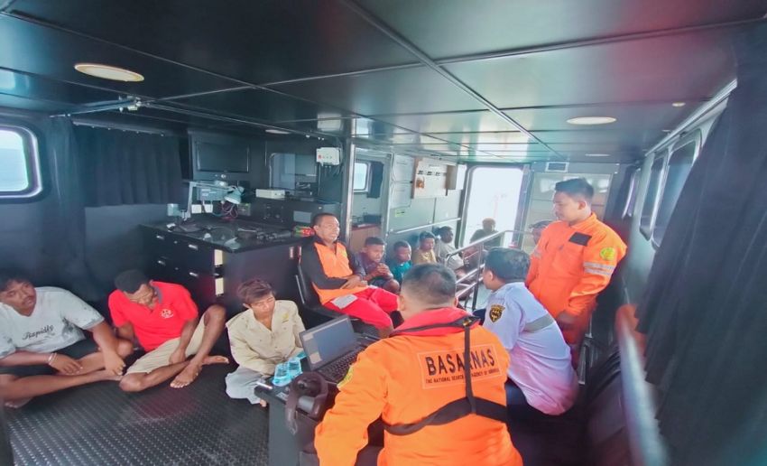 Kapal LCT Ronnysa And Dwi Tenggelam di Raja Ampat, 1 Penumpang Hilang