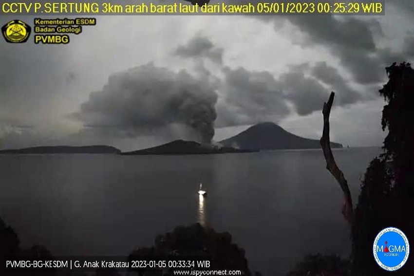 Gunung Anak Krakatau Erupsi, Warga Diimbau Tidak Mendekat