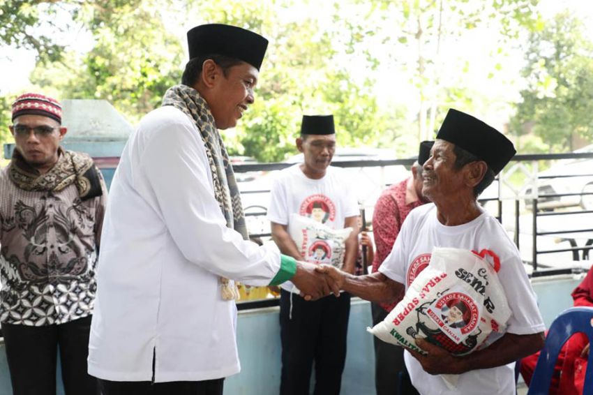 Bantu Masyarakat, Usbat Ganjar Serahkan Speaker dan Sembako di Deli Serdang