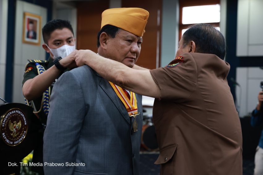 Prabowo Dianugerahi Bintang Legiun Veteran RI pada HUT LVRI Ke-66