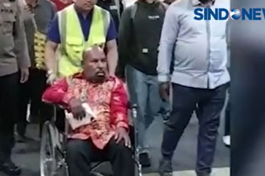 Lukas Enembe Tiba di Bandara Soetta, Penjemputan Berlangsung Tertutup