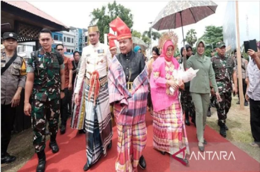 Kunker ke Gowa, KSAD Jenderal TNI Dudung Abdurrachman Terima Gelar Daeng Malewa