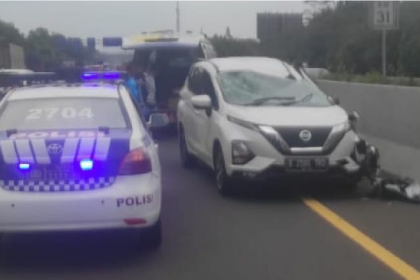 Kecelakaan di Tol Jagorawi, Mobil Ringsek 1 Orang Luka Parah