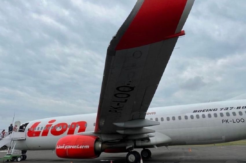 Sayap Pesawat Lion Air Tabrak Atap Garbarata Bandara Mopah Merauke, Pilot Diperiksa Polisi
