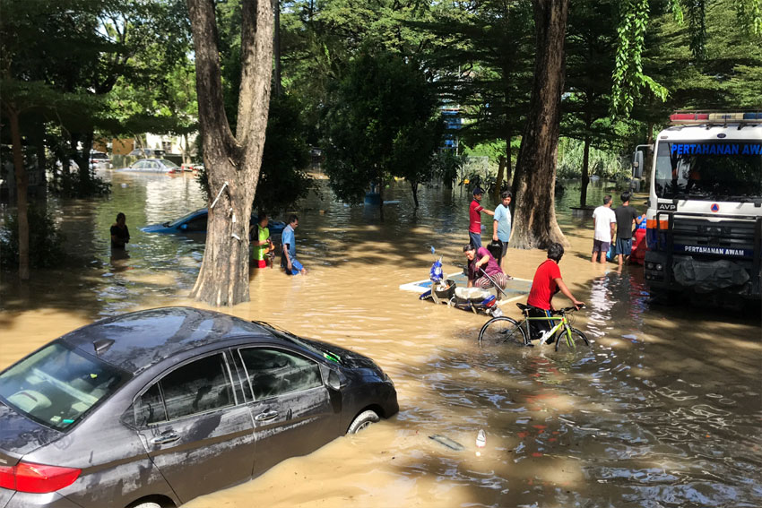 Banjir di Malaysia Kian Meluas, Ribuan Warga Johor Bahru dan Sabah Diungsikan