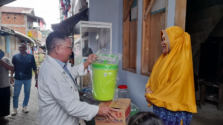 Partai Perindo Kembali Turun Bantu Warga Korban Banjir Manado