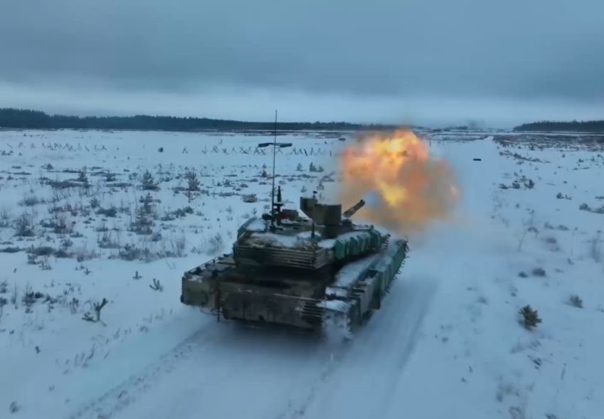 Sangar! Tank Tercanggih Rusia Ganas Hancurkan Target 5.000 Meter