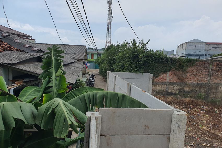 Preman Kawal Penutupan Akses Jalan Warga di Cicentang Serpong dengan Tembok Beton