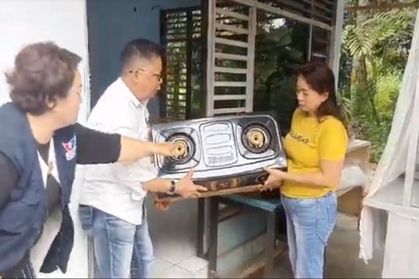 Terima Bantuan Modal Usaha dari Perindo, Pelaku UMKM Korban Banjir Manado Semringah