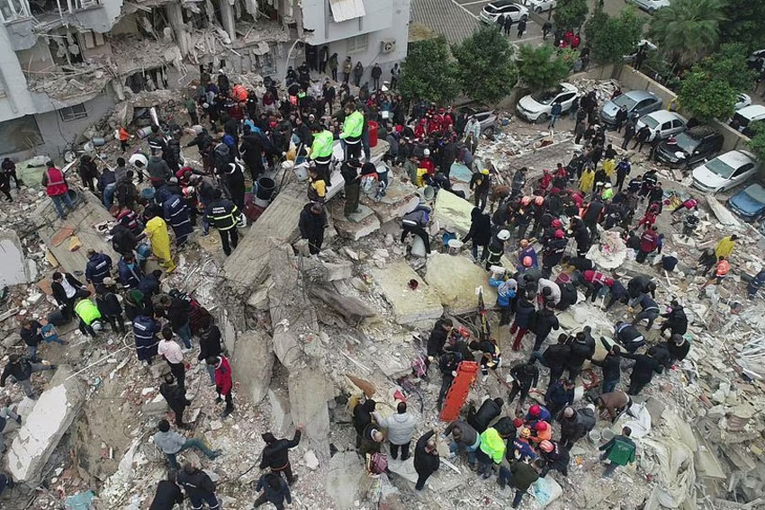 Korban Tewas Gempa Dahsyat di Turki-Suriah Tembus Angka 2.300 Jiwa